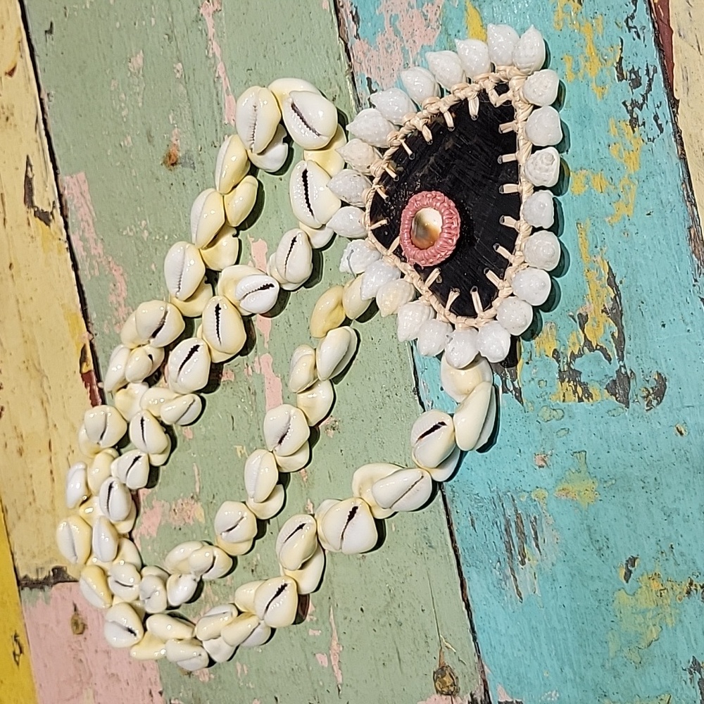 Polynesian disk shell Necklace